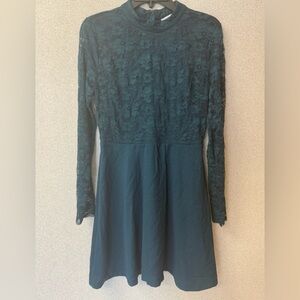 Elegant Lace Long Sleeve Dress in Dark Green